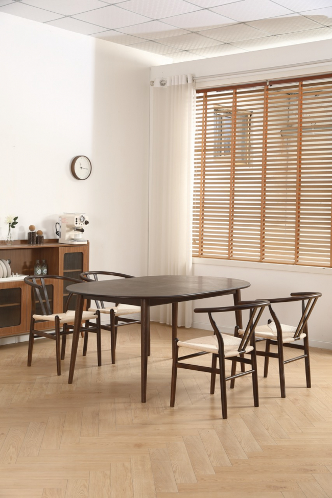 Tavolo da pranzo 'Avora'- Noce