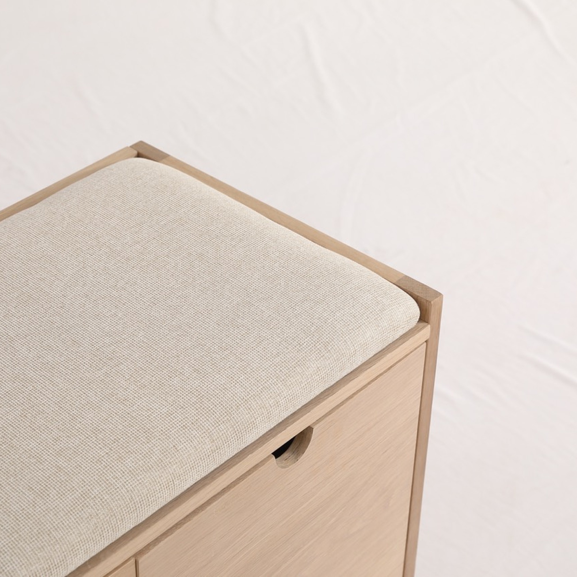 Panchina da ingresso 'Mellby'- Bianco pigmentato